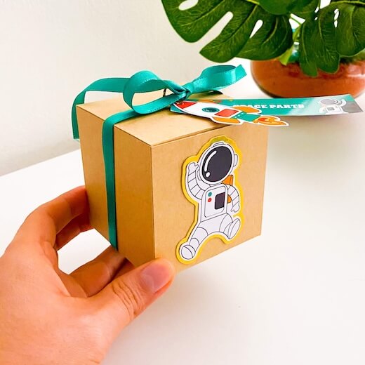 Un diseño fuera de este mundo para tu fiesta vista 2